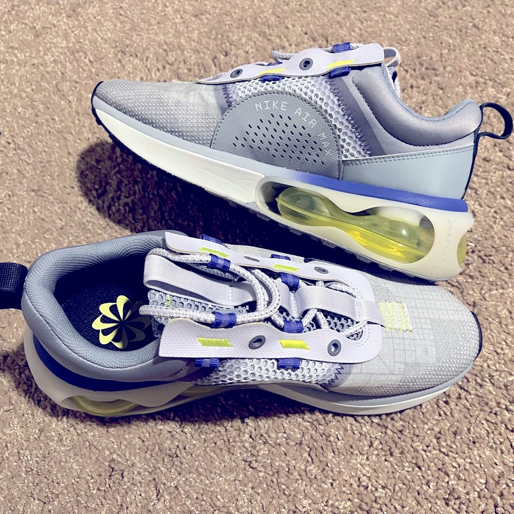 brand new nike air max 2021..no box..size 9 (27cms)..any question shoot me a msg